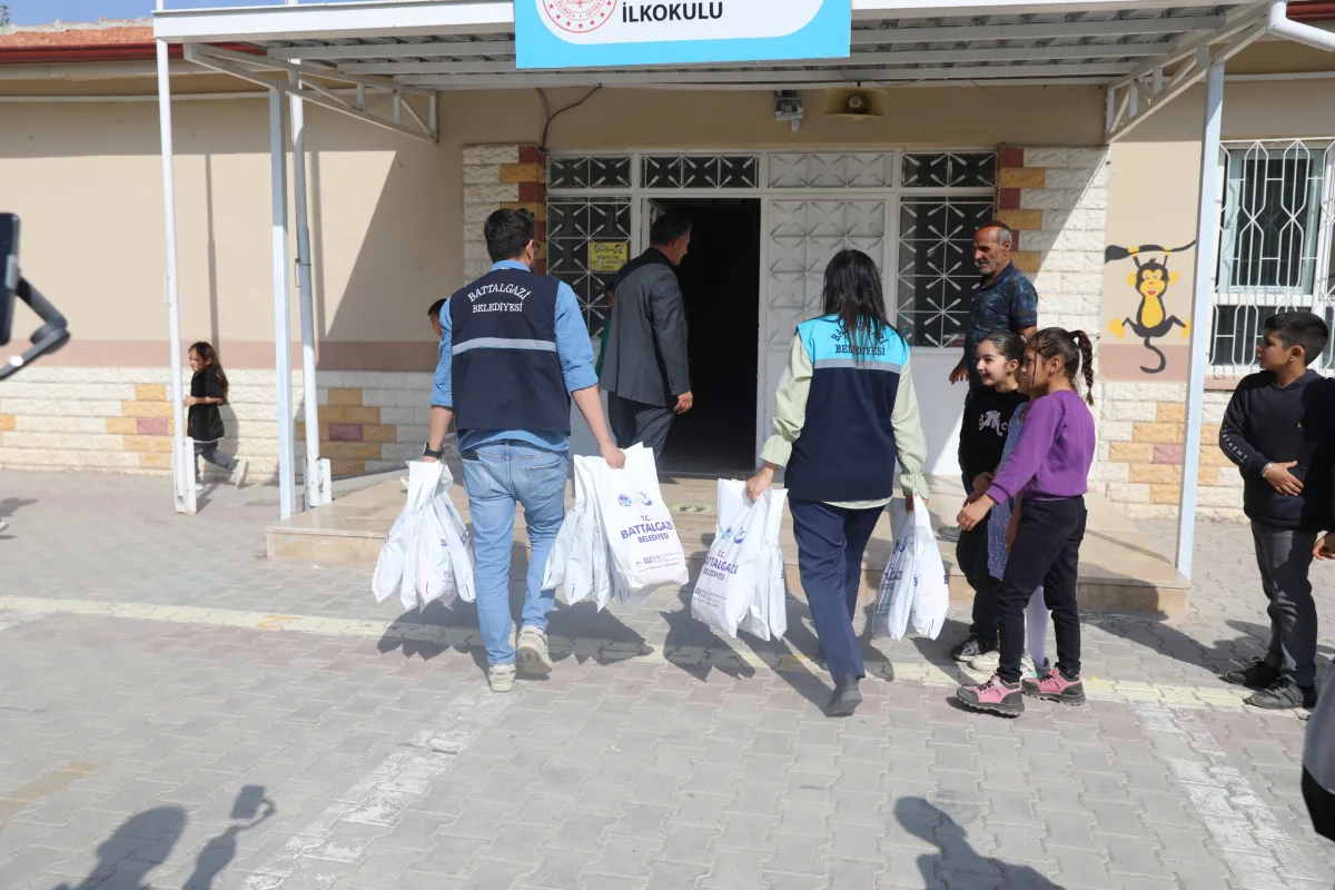 Battalgazi Belediyesi Çocukları Sinemayla Buluşturuyor