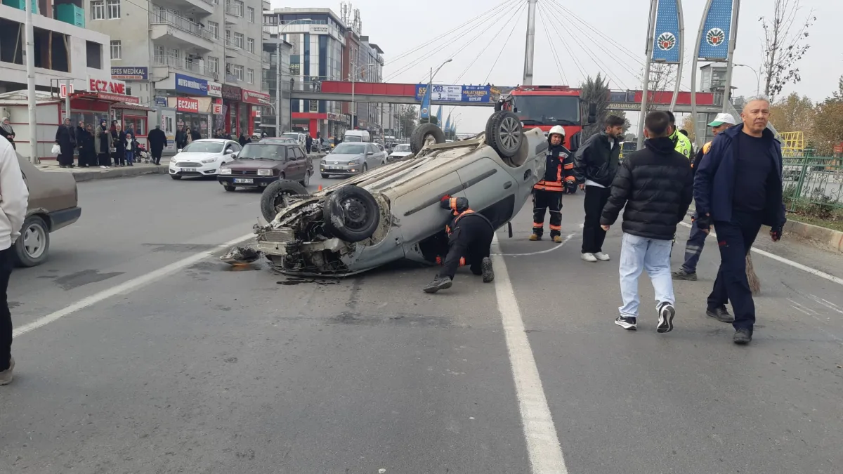 Ramada Otel Karşısında Trafik Kazası: İtfaiye Ekipleri Hızla Müdahale Etti
