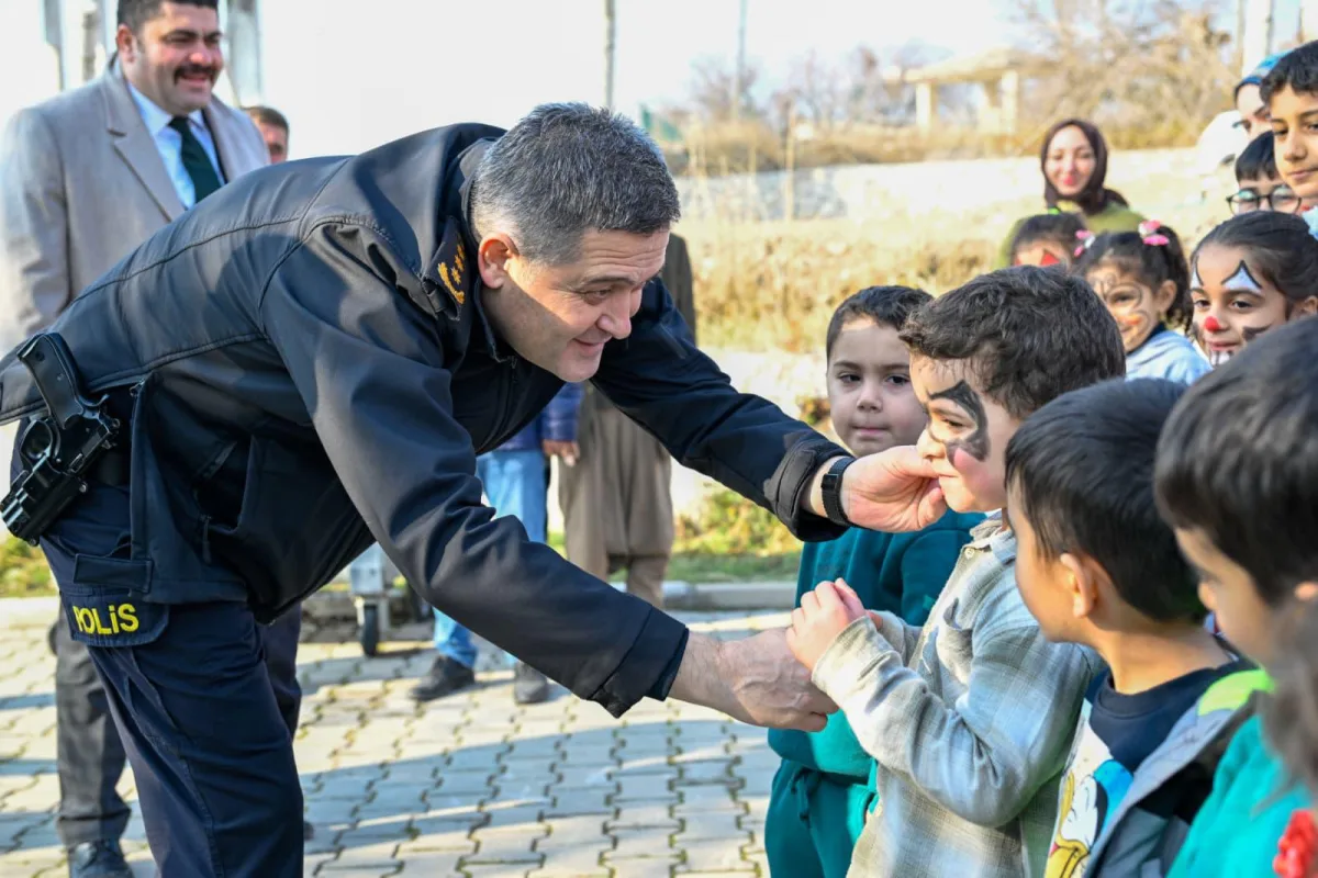 Emniyet Müdürü Kayhan Ay Sevgiyle Güçlü, Güvenle Mutluyuz