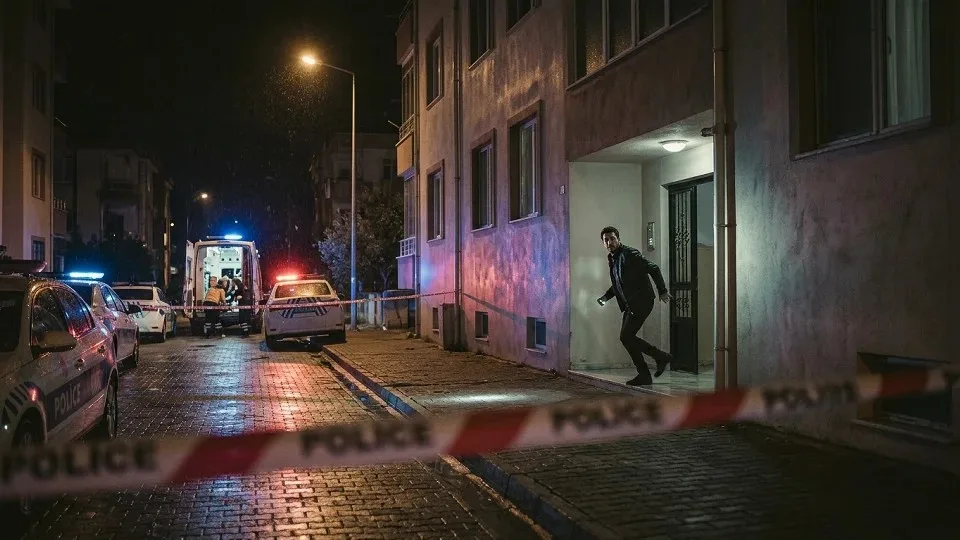Eşini, Baldızını ve Kayınvalidesini Bıçakladıktan Sonra Kaçtı