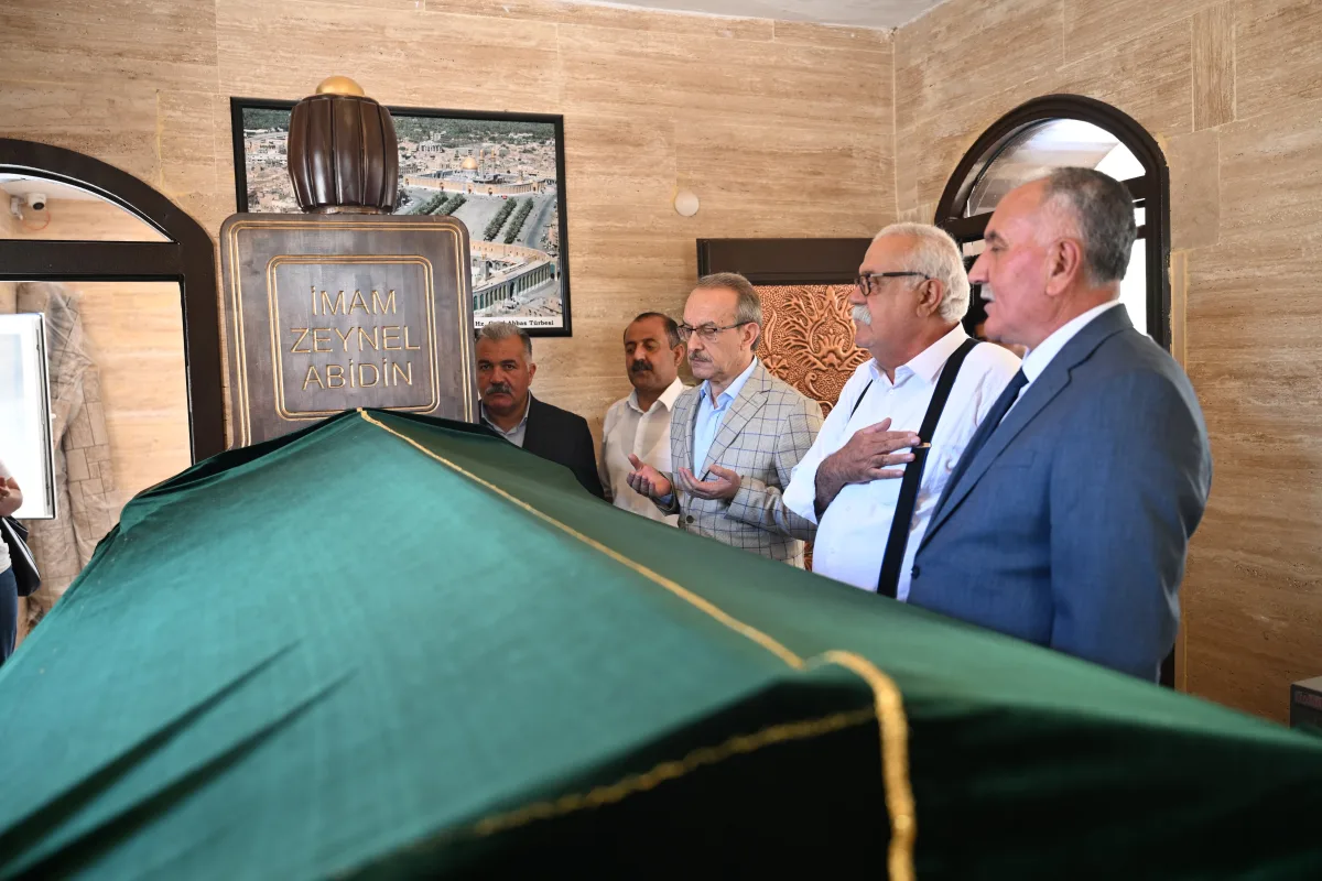 Muharrem Ayında Anlamlı Buluşma: Vali Yavuz Aşure Programına Katıldı