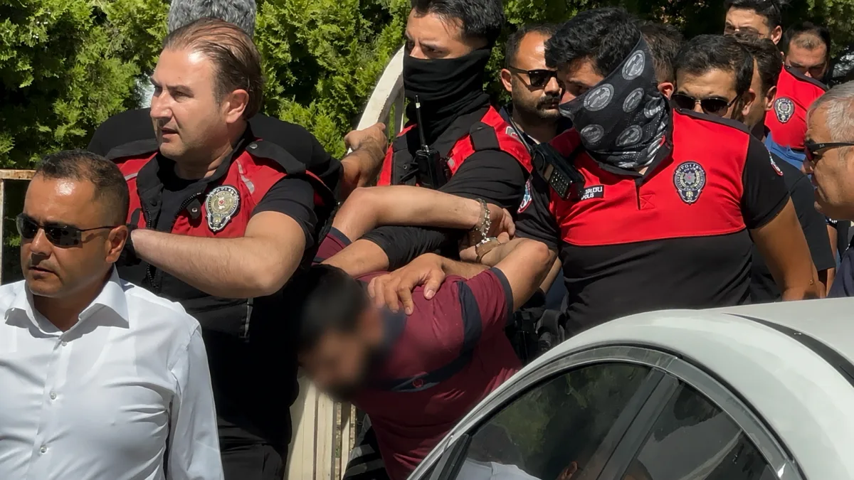 Pompalı Tüfekle Dehşet Saçtı, Polis Kıskıvrak Yakaladı