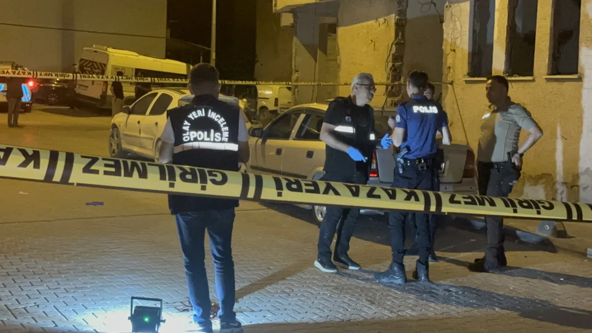 Çatıya Çıktı, Acı Son Yaşandı: Ağır Hasarlı Binada Ölüm