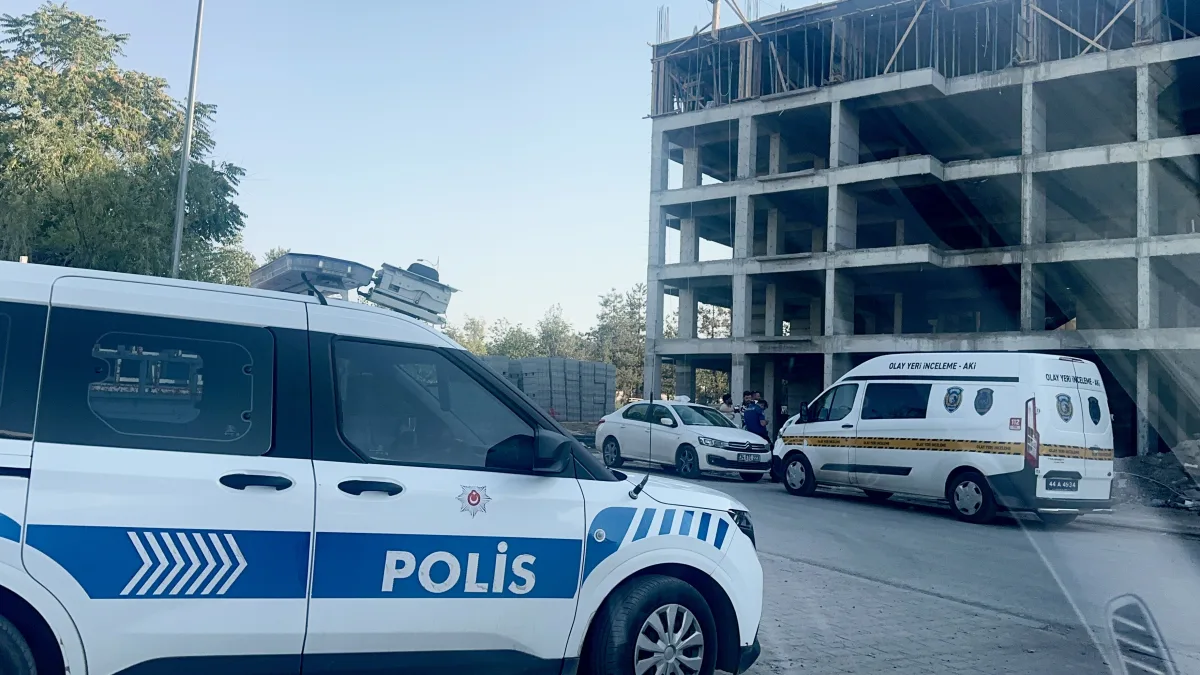 Şantiyede Talihsiz Kaza: Genç İşçi Ağır Yaralandı