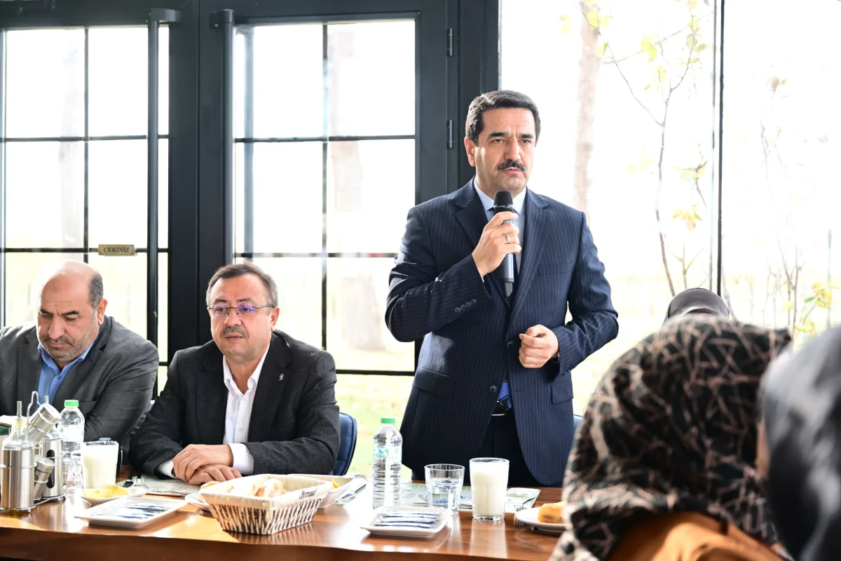 Başkan Taşkın Ak Parti Kadın Kolları Mahalle Başkanları Toplantısına Katıldı