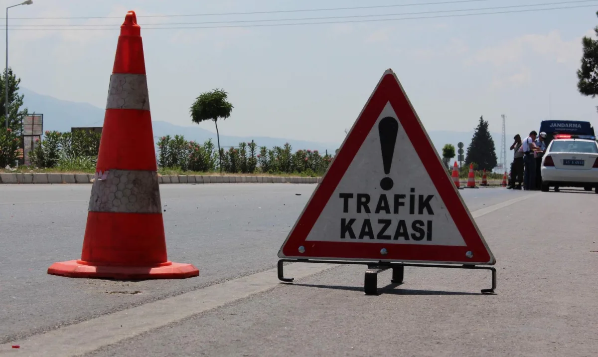 Battalgazi’de İki Otomobil Çarpıştı: 3 Kişi Yaralandı