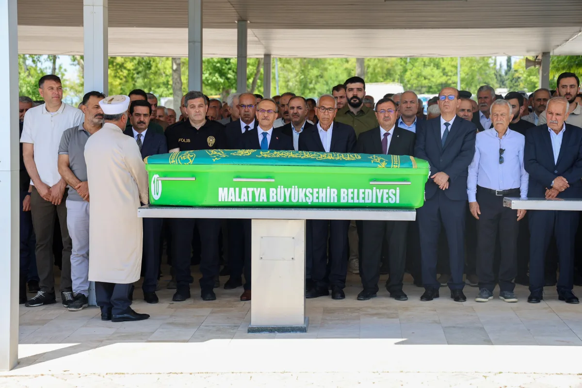 Öznur Çalık’ın Kayınvalidesi Ebediyete Uğurlandı