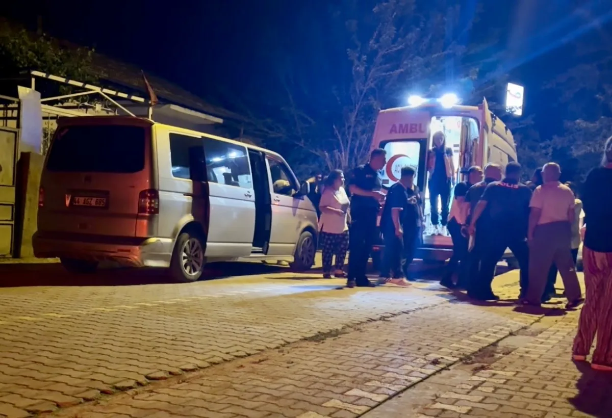 Akşam Saatlerinde Ortalık Karıştı: Çavuşoğlu’nda 3 Yaralı