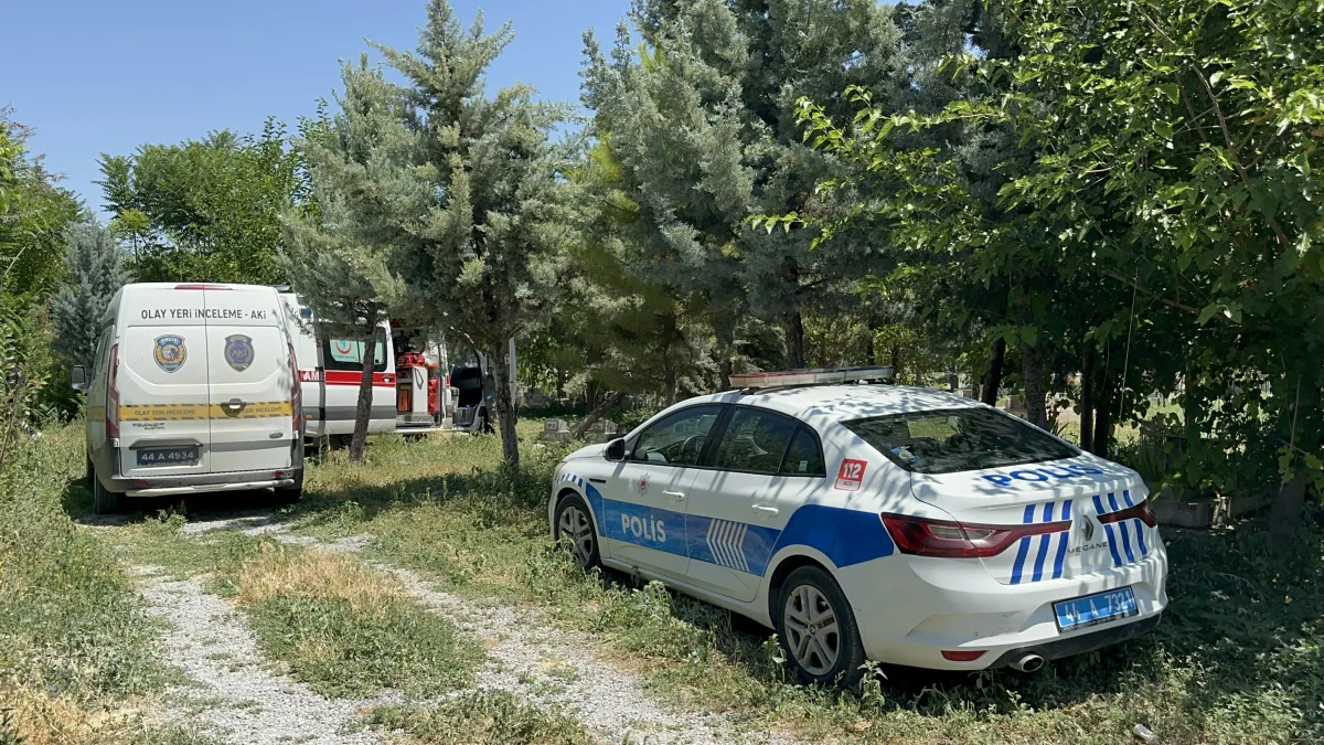 Mezarlıkta Feci Olay: Yaşlı Adam Hayatına Son Verdi
